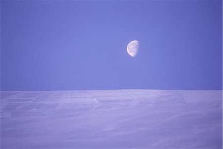 simsearch:859-03043693,k - Vue panoramique sur la lune Photographie de stock - Rights-Managed, Code: 859-03043692