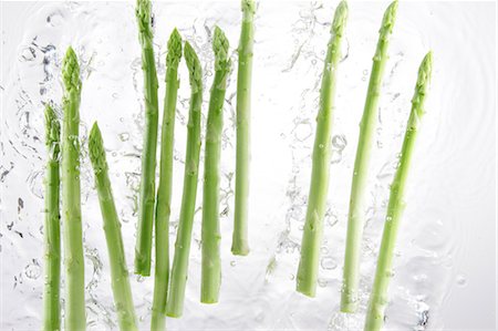 simsearch:859-03598694,k - Green Asparagus Splashing In To Water Stock Photo - Rights-Managed, Code: 859-03598626