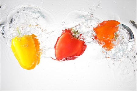 paprika - Paprika Splashing In To Water Stock Photo - Rights-Managed, Code: 859-03598686