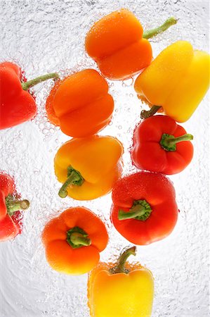 paprika - Paprika Splashing In To Water Stock Photo - Rights-Managed, Code: 859-03598691