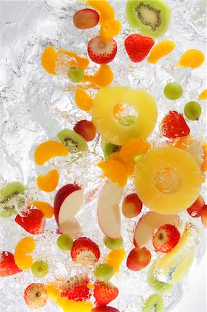 strawberries white background nobody studio shot - Fruits Splashing In To Water Stock Photo - Rights-Managed, Code: 859-03598704