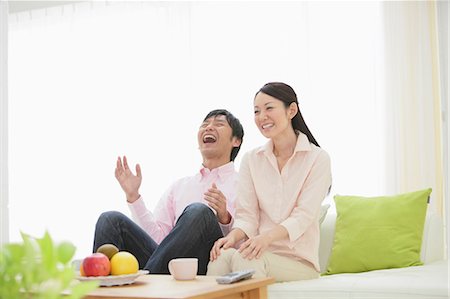 Japonais Couple lecture TV Photographie de stock - Rights-Managed, Code: 859-03598730