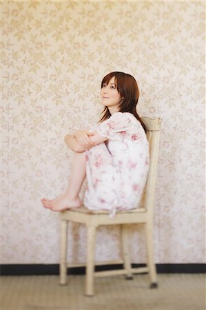 simsearch:859-03601258,k - Japanese Woman Sitting On A Chair Stock Photo - Rights-Managed, Code: 859-03599090