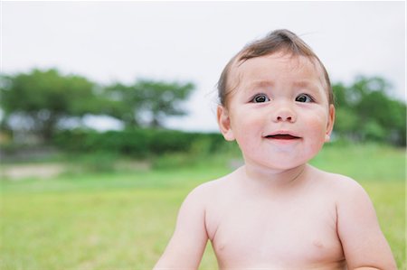 simsearch:859-03600217,k - Baby Smiling Foto de stock - Con derechos protegidos, Código: 859-03600109