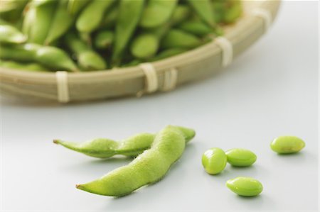 soja - Green Soybeans with Seeds Foto de stock - Con derechos protegidos, Código: 859-03600285