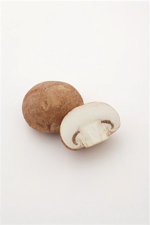 sección transversal - Half Of Mushroom Foto de stock - Con derechos protegidos, Código: 859-03600865