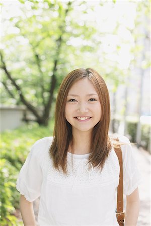 simsearch:859-03730657,k - Japanese Teenage Girl in Park Foto de stock - Con derechos protegidos, Código: 859-03730597