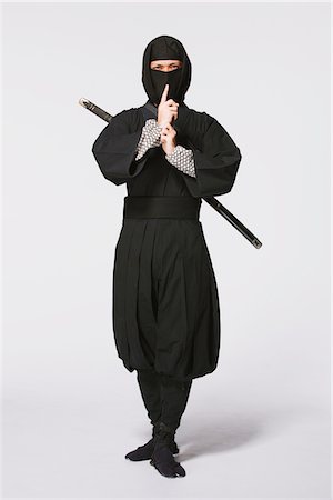 simsearch:859-03730741,k - Studio Shot of Ninja on White Background Foto de stock - Direito Controlado, Número: 859-03730720