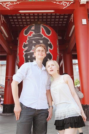 Young Couple Sightseeing In Japan Foto de stock - Con derechos protegidos, Código: 859-03730860