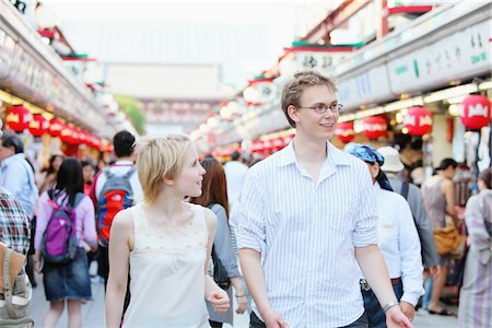 Jeune Couple visites au Japon Photographie de stock - Rights-Managed, Code: 859-03730889