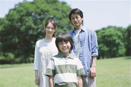 simsearch:859-03755314,k - Portrait de famille japonaise Photographie de stock - Rights-Managed, Code: 859-03755329