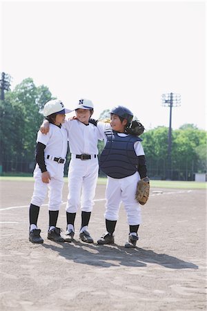 Amis de baseball ont accès à l'autre Photographie de stock - Rights-Managed, Code: 859-03755421