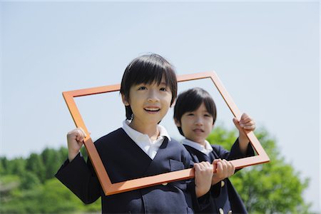 pupilas - Identical Twins Playing in Park Stock Photo - Rights-Managed, Code: 859-03782292