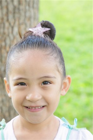 simsearch:859-03782433,k - Japanese Girl Smiling Stock Photo - Rights-Managed, Code: 859-03782420