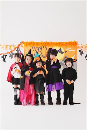 Children in Different Costumes for Halloween Foto de stock - Con derechos protegidos, Código: 859-03806309