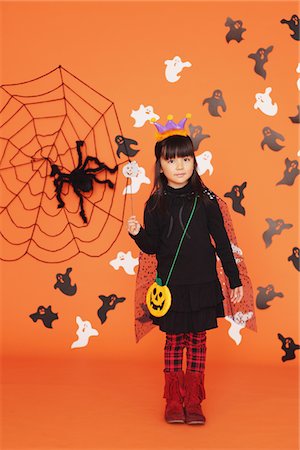 simsearch:859-03806381,k - Jeune fille en Costume pour l'Halloween Photographie de stock - Rights-Managed, Code: 859-03806355