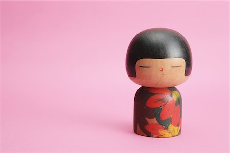 simsearch:859-03982407,k - Japanese dolls Kokeshi Foto de stock - Con derechos protegidos, Código: 859-03807144