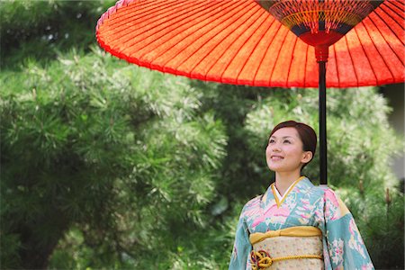 fresh face female in her thirties smiling - Japanese Lady in Traditional Kimono Stock Photo - Rights-Managed, Code: 859-03811280