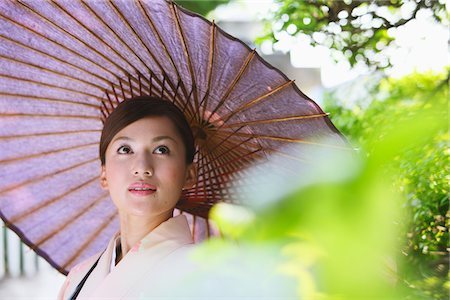 fresh face female in her thirties smiling - Japanese Woman in Kimono with Bangasa Parasol Stock Photo - Rights-Managed, Code: 859-03811308