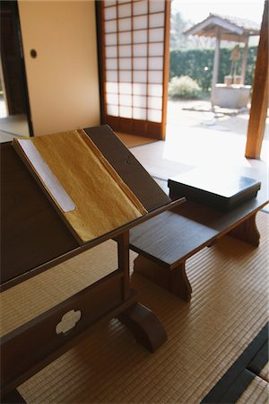 simsearch:859-03601300,k - Japanese Old Style Desk Fotografie stock - Rights-Managed, Codice: 859-03811329