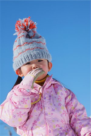 simsearch:859-03780079,k - Jolie fille en vêtements d'hiver Photographie de stock - Rights-Managed, Code: 859-03840599