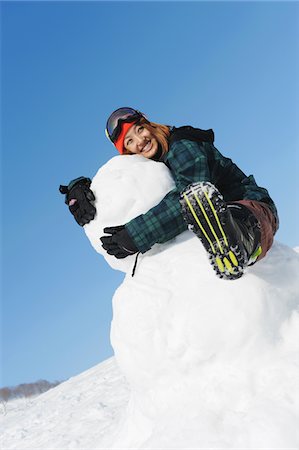 simsearch:859-03840624,k - Formation de femme étreignant neige paysage Photographie de stock - Rights-Managed, Code: 859-03840944