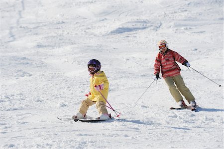simsearch:859-03840998,k - Girl Skiing Foto de stock - Con derechos protegidos, Código: 859-03840951