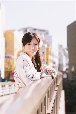 simsearch:859-03860564,k - Japanese Women Standing Over Foot Bridge Stock Photo - Rights-Managed, Code: 859-03860509