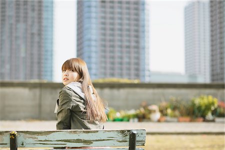 simsearch:859-03860564,k - Japanese Women Sitting On Bench And Looking Back Stock Photo - Rights-Managed, Code: 859-03860574