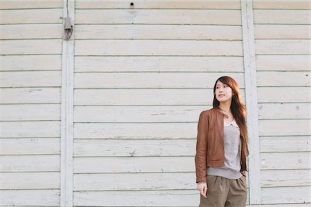 simsearch:859-03860715,k - Young Woman Standing On Platform Stock Photo - Rights-Managed, Code: 859-03860722