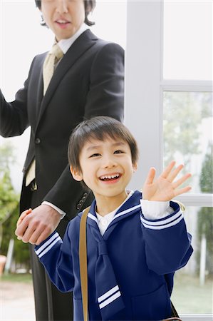 school child door - Schoolboy Leaving For School and Waving Foto de stock - Con derechos protegidos, Código: 859-03884872