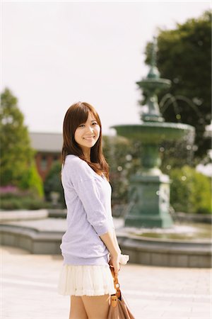 simsearch:859-03860564,k - Young Women Posing Outdoors and Smiling Stock Photo - Rights-Managed, Code: 859-03885304