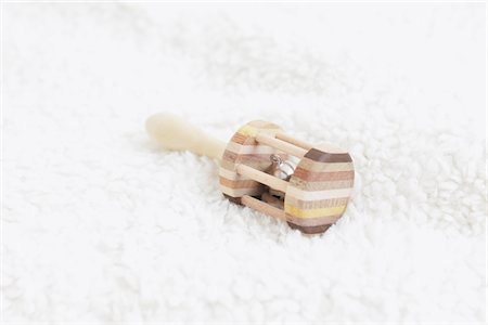 suave - Baby Toy On Towel Foto de stock - Con derechos protegidos, Código: 859-03982766