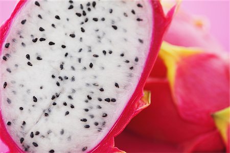 simsearch:859-03983168,k - Dragon Fruit, Cross Section Stock Photo - Rights-Managed, Code: 859-03983168