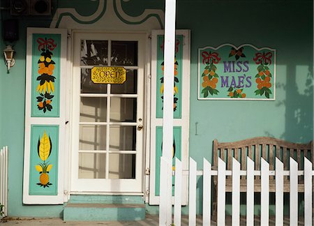 simsearch:851-02962748,k - Colonial style painted houses,Dunmore Town,Harbour Island,Eleuthera,Bahamas Stock Photo - Rights-Managed, Code: 851-02958766