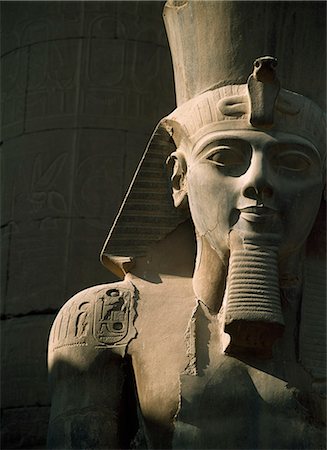 Détail du colosse de Ramses 2, Temple de Luxor, Luxor, Égypte Photographie de stock - Rights-Managed, Code: 851-02959588