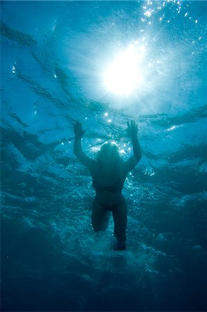 Femme plongée dans la mer rouge, l'île de Giftun, Hurghada, Égypte Photographie de stock - Rights-Managed, Code: 851-02959613