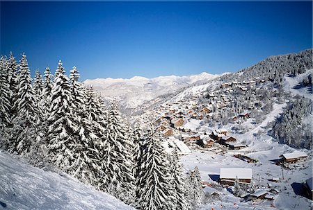 simsearch:851-02963985,k - Neige couvertes de pins, les Trois Vallees, Haute Savoie, Alpes, France Photographie de stock - Rights-Managed, Code: 851-02959663