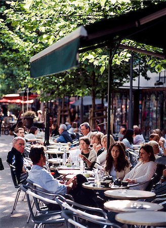 Gens dans les cafés sur le Cours Mirabeau, Aix-en-Provence, Provence, France Photographie de stock - Rights-Managed, Code: 851-02959777