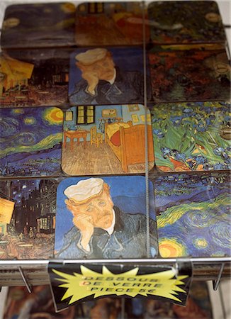 simsearch:851-02959792,k - Drink mats with Van Gogh paintings,Arles,France Foto de stock - Con derechos protegidos, Código: 851-02959788