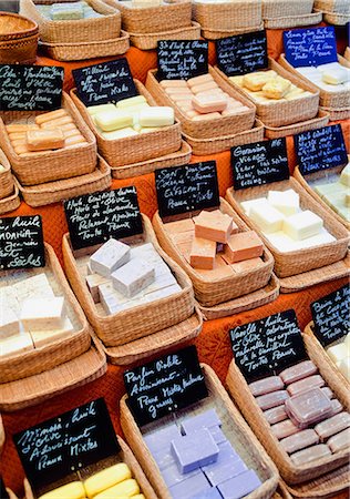 savon - Pains de savon sur le marché, Aix-en-Provence, Provence, France Photographie de stock - Rights-Managed, Code: 851-02959781