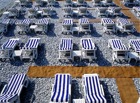 simsearch:851-02959949,k - Sunbeds on the beach,Nice,France. Foto de stock - Direito Controlado, Número: 851-02959939