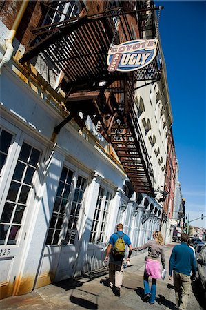 Homme boire de la bière en bar à Bourbon street, New Orleans, Louisiane, Etats-Unis Photographie de stock - Rights-Managed, Code: 851-02964185