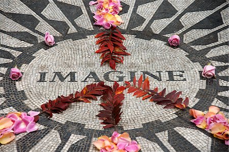 Hommage à John Lennon, Strawberry Fields, Central Park, New York City, New York, États-Unis Photographie de stock - Rights-Managed, Code: 851-02964351