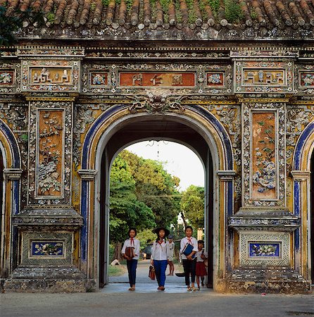 Entrance to Forbidden City,Vietnam Foto de stock - Direito Controlado, Número: 851-02964409