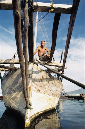 simsearch:851-02963412,k - Boutonese sailor and trading boat,Bitung Harbour,North Sulawesi,Molluccas (Maluku) Indonesia Foto de stock - Con derechos protegidos, Código: 851-02960274