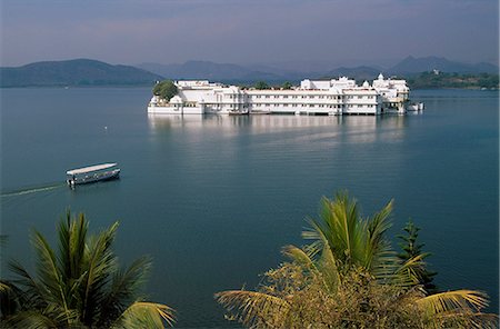 Oberoi Udavilas Hotel,Udaipur,Rajasthan,India. Stock Photo - Rights-Managed, Code: 851-02960515