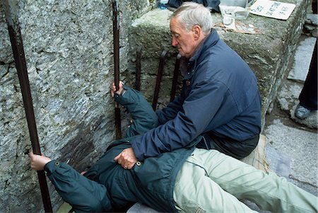 simsearch:851-02960612,k - Kissing the Blarney Stone,Blarney,Ireland Fotografie stock - Rights-Managed, Codice: 851-02960585
