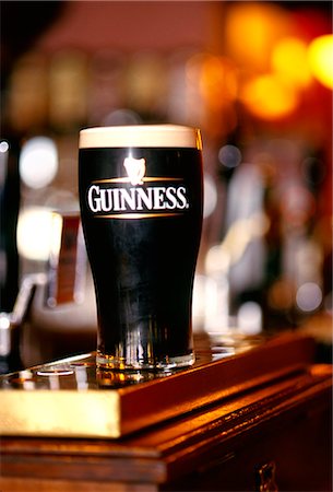 simsearch:851-02960612,k - Pint of Guiness,Dublin,Ireland Fotografie stock - Rights-Managed, Codice: 851-02960587