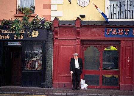 pubs ireland pictures - Man in street,Wexford,Ireland Stock Photo - Rights-Managed, Code: 851-02960626